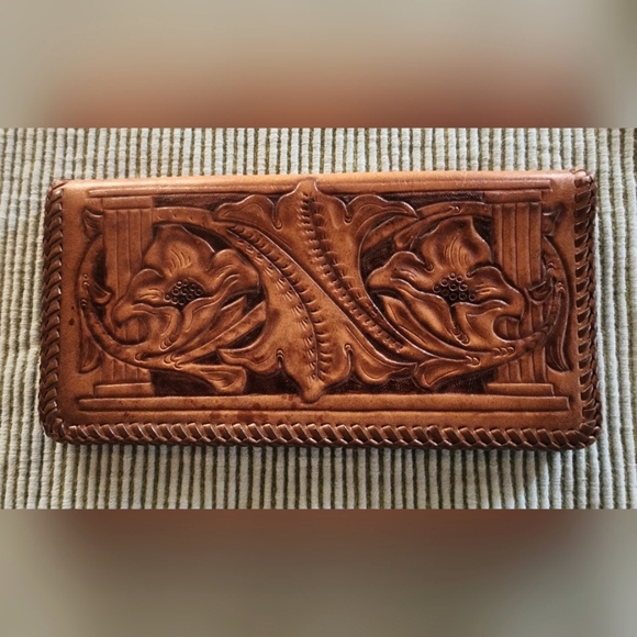 Vintage Tooled Leather Check book holder - Picture 2 of 5